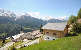 Ferienwohnung Caviezel
